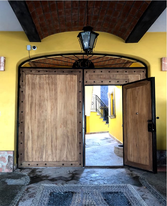 Hacienda Patrizia main entrance door